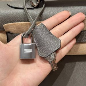 Hermes Kelly 40 Bag Handmade In Togo Calfskin Leather Silver Hardware 0L Gris Meyer - Image 4