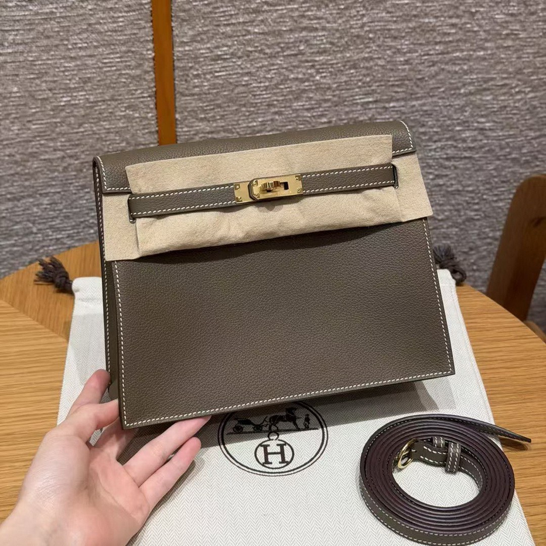 Hermes Kelly Danse 22 Bag Handmade In Evercolor Calfskin Leather Gold Hardware 18 Etoupe