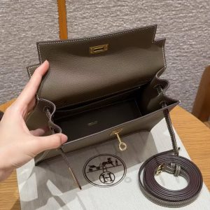 Hermes Kelly Danse 22 Bag Handmade In Evercolor Calfskin Leather Gold Hardware 18 Etoupe - Image 16