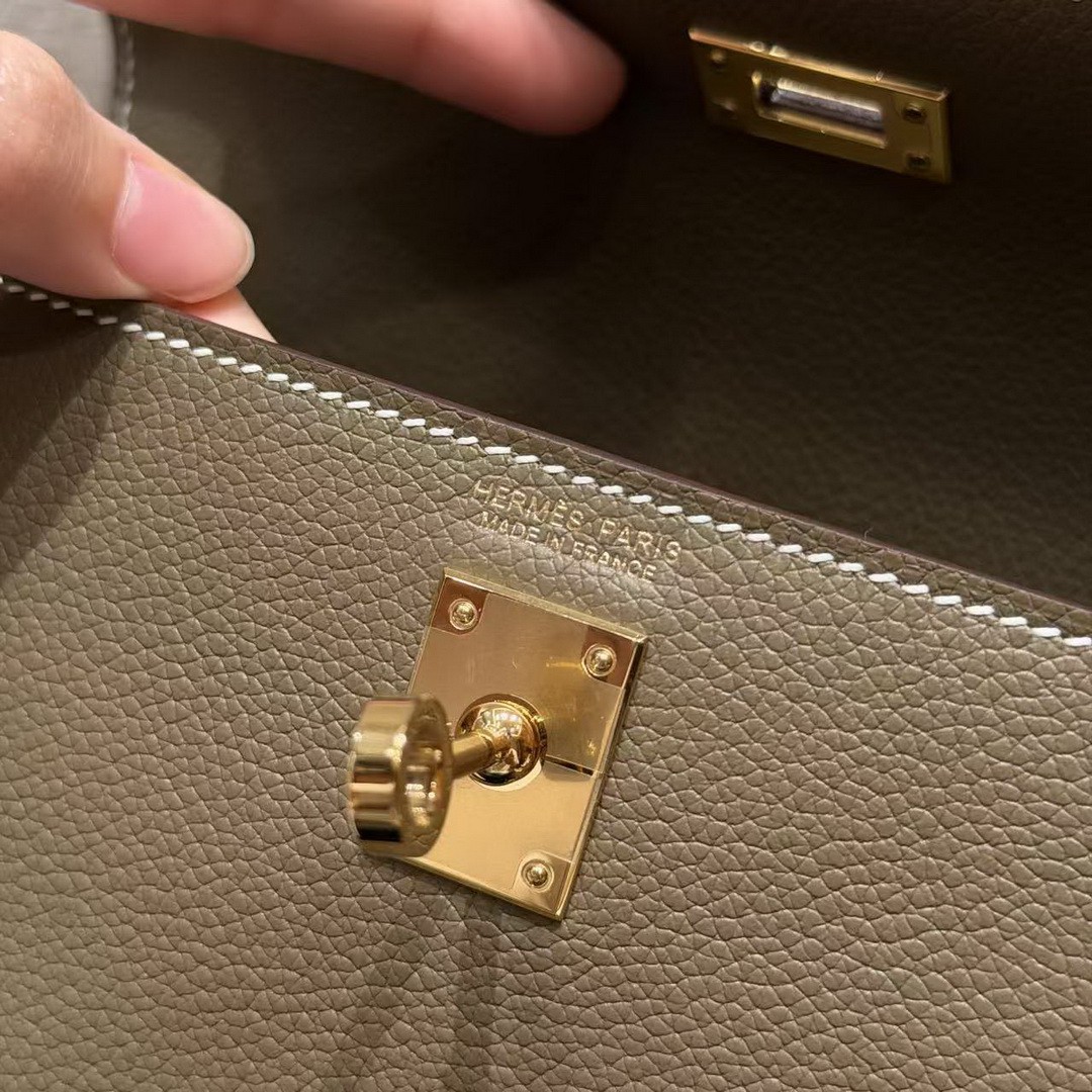 Hermes Kelly Danse 22 Bag Handmade In Evercolor Calfskin Leather Gold Hardware 18 Etoupe - Image 14