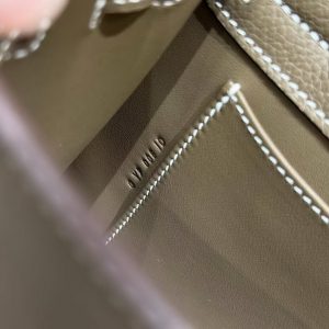 Hermes Kelly Danse 22 Bag Handmade In Evercolor Calfskin Leather Gold Hardware 18 Etoupe - Image 11