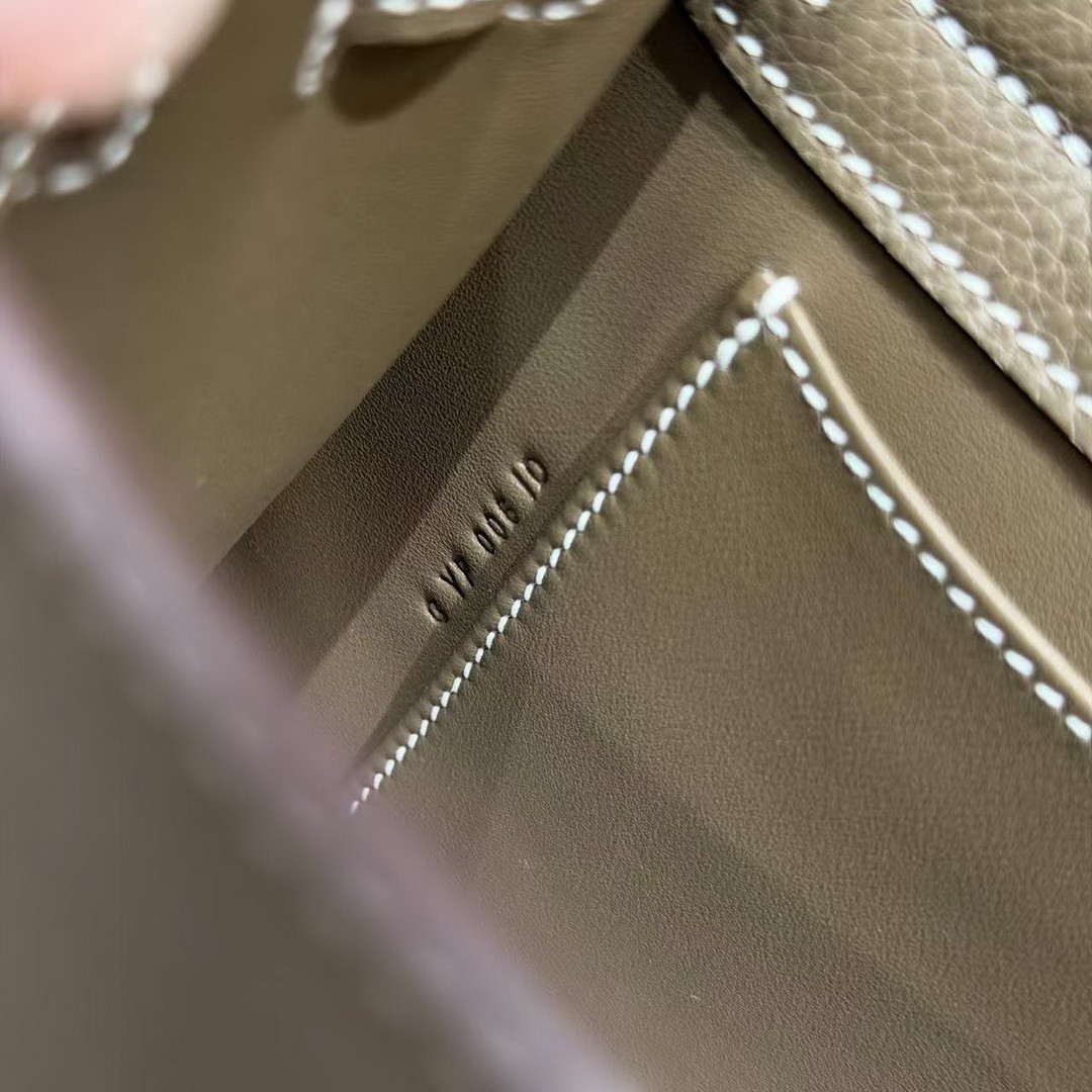 Hermes Kelly Danse 22 Bag Handmade In Evercolor Calfskin Leather Gold Hardware 18 Etoupe - Image 11