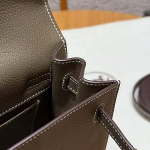 Hermes Kelly Danse 22 Bag Handmade In Evercolor Calfskin Leather Gold Hardware 18 Etoupe - Image 10