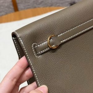 Hermes Kelly Danse 22 Bag Handmade In Evercolor Calfskin Leather Gold Hardware 18 Etoupe - Image 6