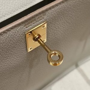 Hermes Kelly Danse 22 Bag Handmade In Evercolor Calfskin Leather Gold Hardware 8L Beton - Image 9