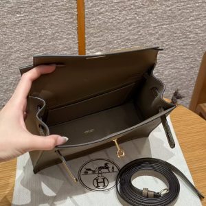 Hermes Kelly Danse 22 Bag Handmade In Evercolor Calfskin Leather Gold Hardware D0 Beige de Weimar - Image 23