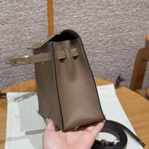 Hermes Kelly Danse 22 Bag Handmade In Evercolor Calfskin Leather Gold Hardware D0 Beige de Weimar - Image 16
