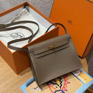 Hermes Kelly Danse 22 Bag Handmade In Evercolor Calfskin Leather Gold Hardware D0 Beige de Weimar - Image 9
