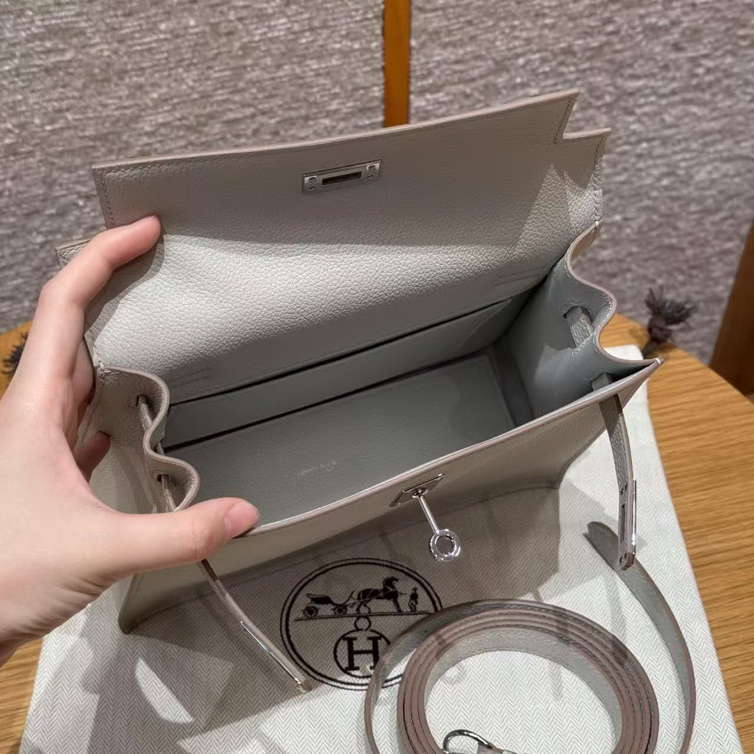 Hermes Kelly Danse 22 Bag Handmade In Evercolor Calfskin Leather Silver Hardware 80 Pearl Gray - Image 22