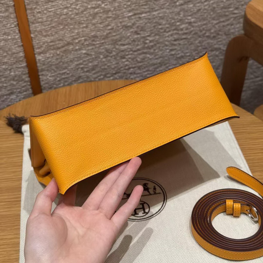 Hermes Kelly Danse 22 Bag Handmade In Evercolor Calfskin Leather Silver Hardware 9V Janne D’Or - Image 18