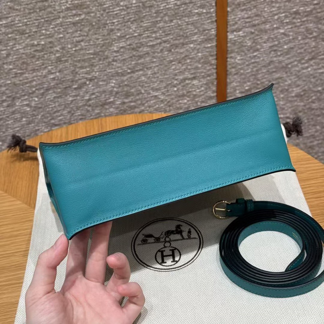 Hermes Kelly Danse 22 Bag Handmade In Swift Calfskin Leather Gold Hardware 7F Blue Paon - Image 16