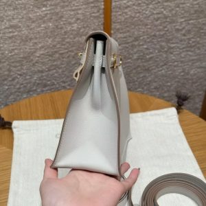 Hermes Kelly Danse 22 Bag Handmade In Swift Calfskin Leather Gold Hardware 80 Pearl Gray - Image 25