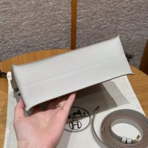 Hermes Kelly Danse 22 Bag Handmade In Swift Calfskin Leather Gold Hardware 80 Pearl Gray - Image 24