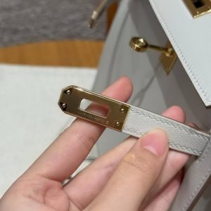 Hermes Kelly Danse 22 Bag Handmade In Swift Calfskin Leather Gold Hardware 80 Pearl Gray - Image 21