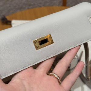 Hermes Kelly Danse 22 Bag Handmade In Swift Calfskin Leather Gold Hardware 80 Pearl Gray - Image 17