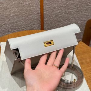 Hermes Kelly Danse 22 Bag Handmade In Swift Calfskin Leather Gold Hardware 80 Pearl Gray - Image 12