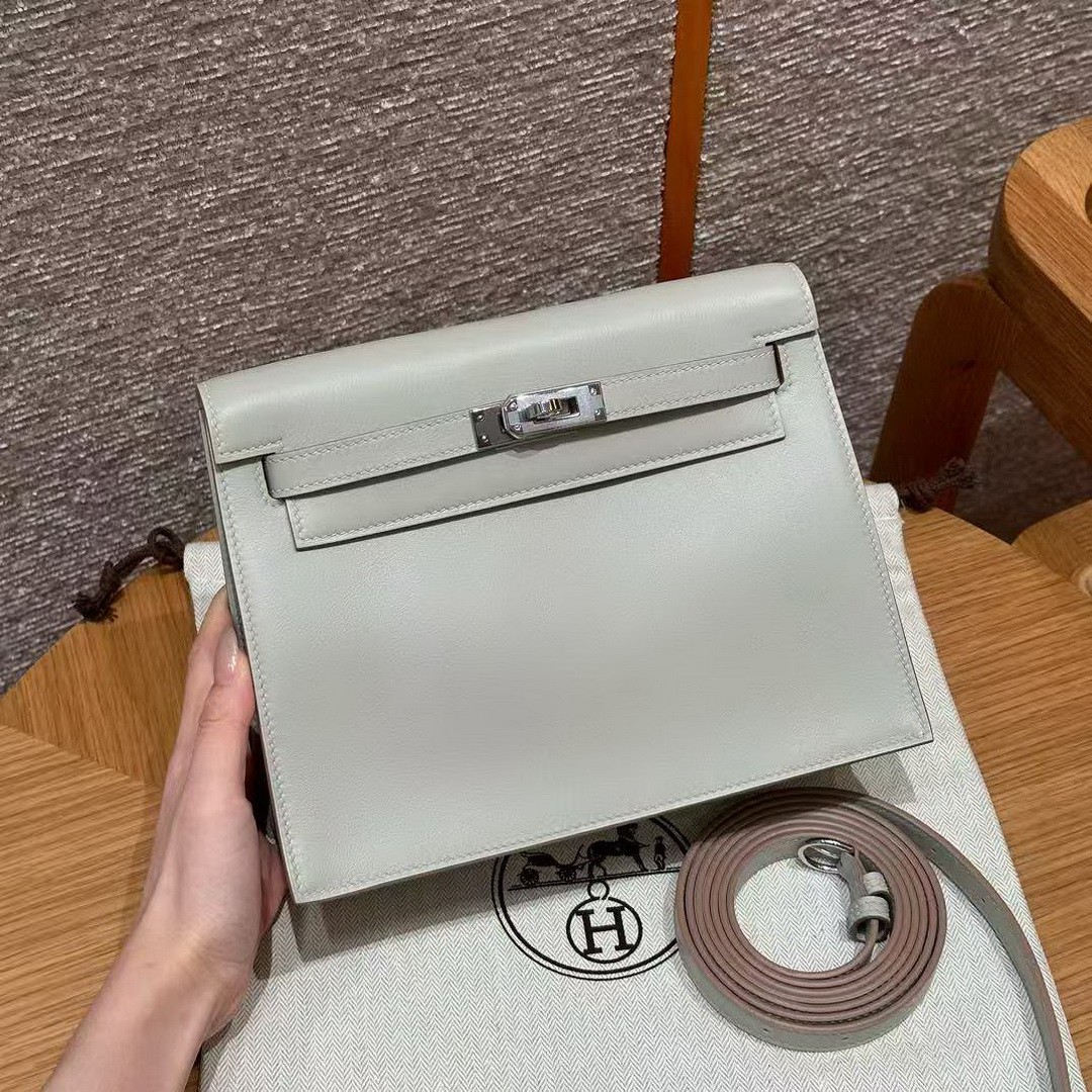 Hermes Kelly Danse 22 Bag Handmade In Swift Calfskin Leather Silver Hardware M4 Gris Pale
