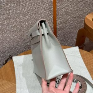Hermes Kelly Danse 22 Bag Handmade In Swift Calfskin Leather Silver Hardware M4 Gris Pale - Image 2