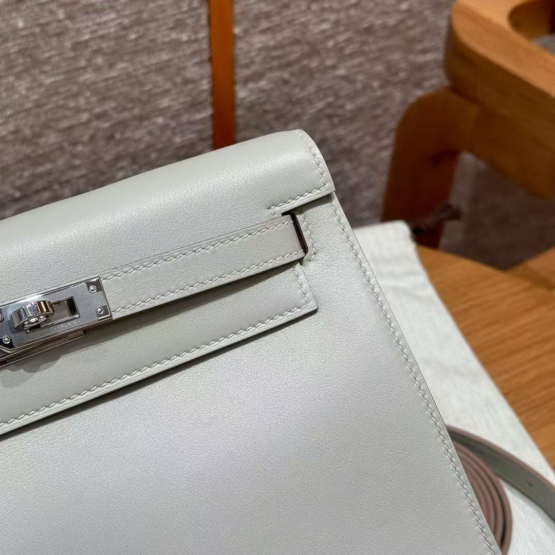 Hermes Kelly Danse 22 Bag Handmade In Swift Calfskin Leather Silver Hardware M4 Gris Pale - Image 23