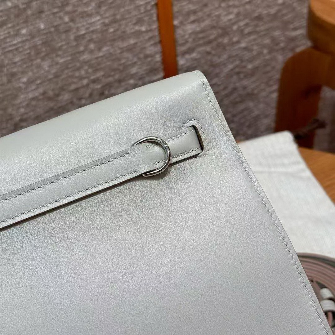 Hermes Kelly Danse 22 Bag Handmade In Swift Calfskin Leather Silver Hardware M4 Gris Pale - Image 22