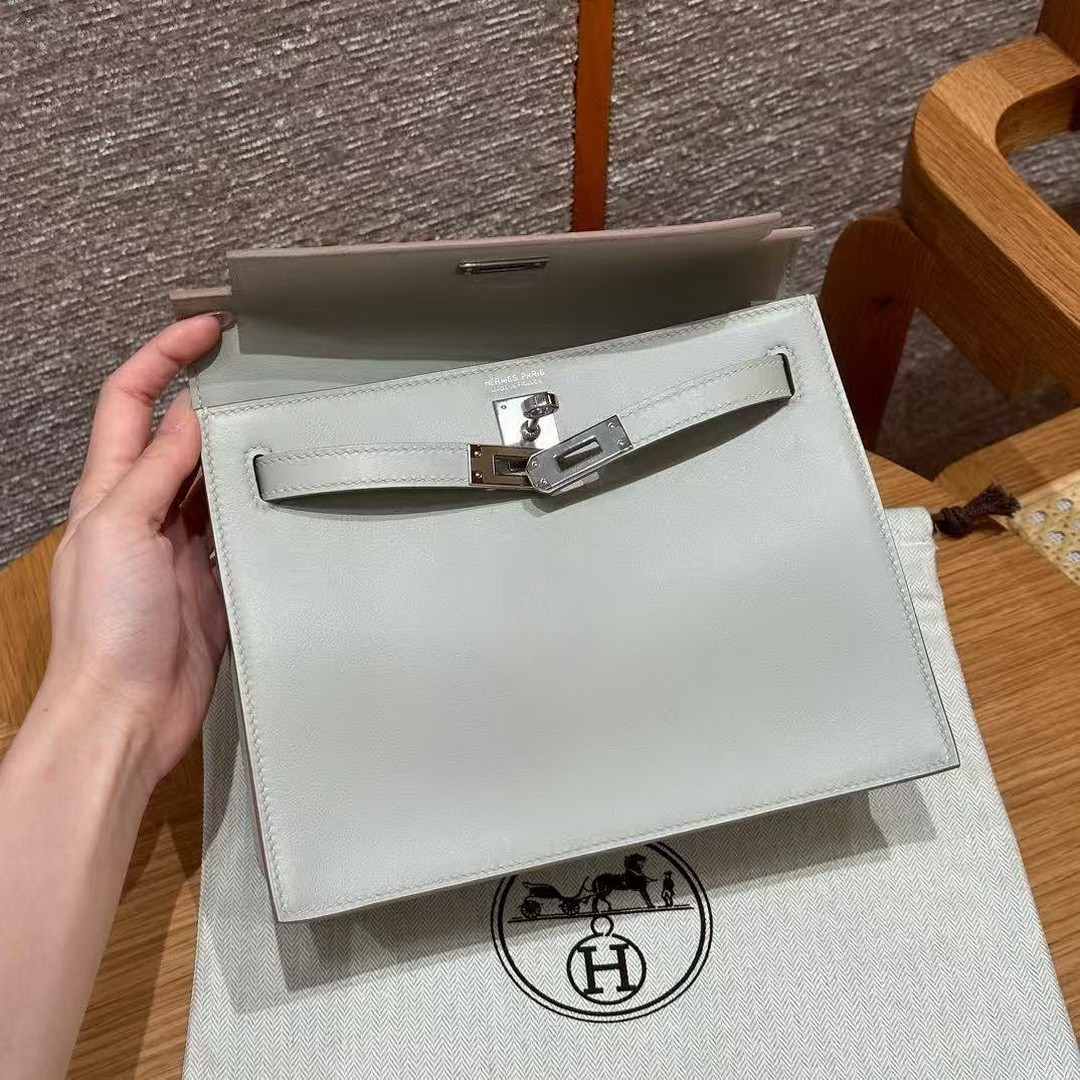 Hermes Kelly Danse 22 Bag Handmade In Swift Calfskin Leather Silver Hardware M4 Gris Pale - Image 20