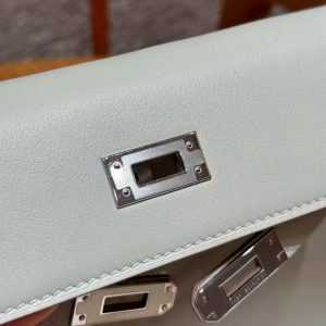 Hermes Kelly Danse 22 Bag Handmade In Swift Calfskin Leather Silver Hardware M4 Gris Pale - Image 18