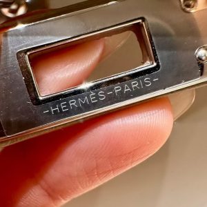 Hermes Kelly Danse 22 Bag Handmade In Swift Calfskin Leather Silver Hardware M4 Gris Pale - Image 17