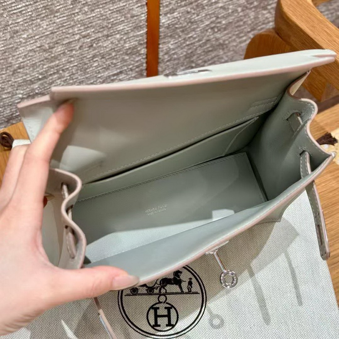Hermes Kelly Danse 22 Bag Handmade In Swift Calfskin Leather Silver Hardware M4 Gris Pale - Image 16