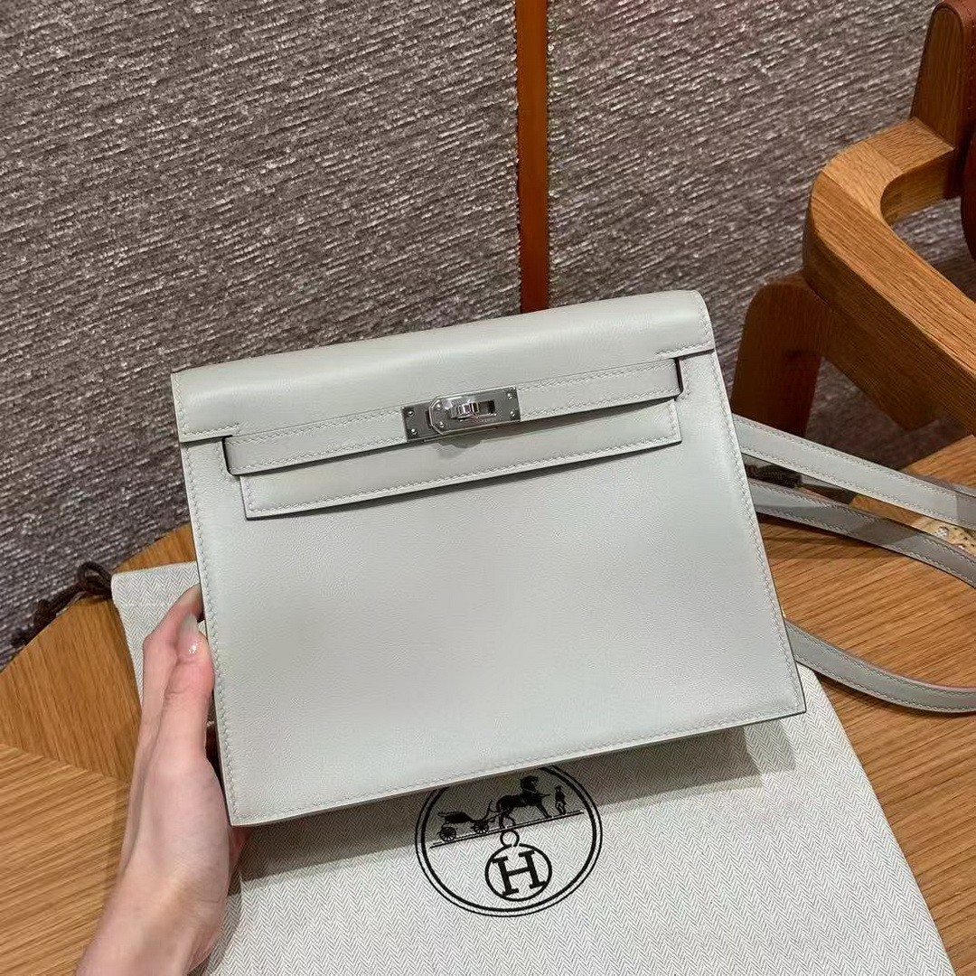 Hermes Kelly Danse 22 Bag Handmade In Swift Calfskin Leather Silver Hardware M4 Gris Pale - Image 8