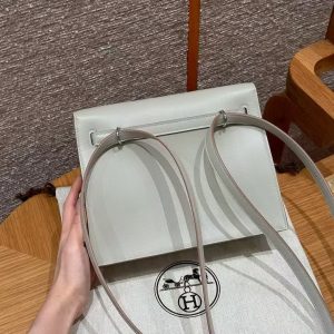 Hermes Kelly Danse 22 Bag Handmade In Swift Calfskin Leather Silver Hardware M4 Gris Pale - Image 7