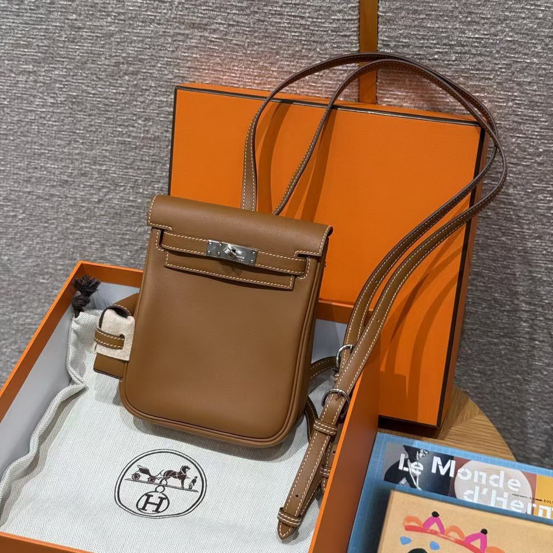 Hermes Kelly Jump Backpack Handmade In Swift Calfskin Leather Silver Hardware 37 Gold - Image 10