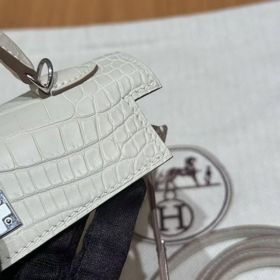 Hermes Kelly Mini 2 19 CM Bag Handmade In Matte Alligator Leather from Mississippi Silver Hardware 10 Craie - Image 13