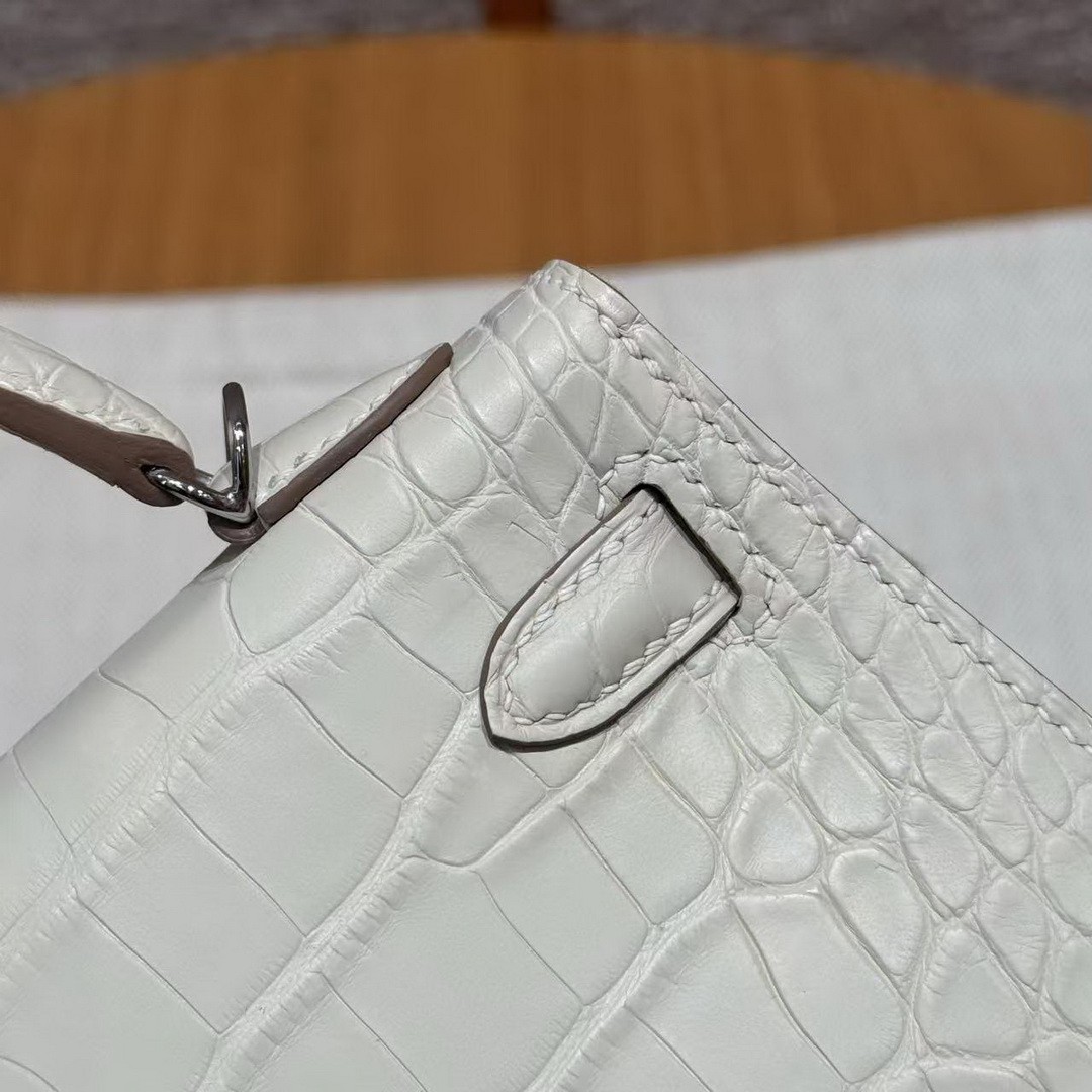 Hermes Kelly Mini 2 19 CM Bag Handmade In Matte Alligator Leather from Mississippi Silver Hardware 10 Craie - Image 9
