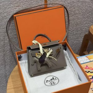 Hermes Kelly Mini 2 19 CM Bag Handmade In Chèvre Calfskin Leather Gold Hardware 18 Etoupe - Image 10