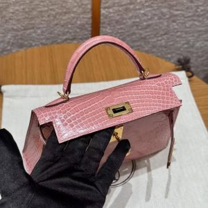 Hermes Kelly Mini 2 19 CM Bag Handmade In Bright American Alligator Leather Gold Hardware 1Q Rose Confetti - Image 7