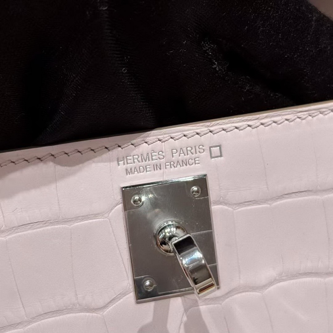 Hermes Kelly Mini 2 19CM Bag Handmade In Matte Alligator Leather from Mississippi Silver Hardware 09 Mauve Pale - Image 15