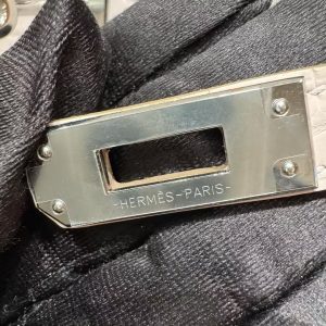 Hermes Kelly Mini 2 19CM Bag Handmade In Matte Alligator Leather from Mississippi Silver Hardware 09 Mauve Pale - Image 14