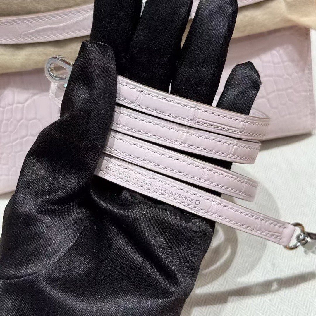 Hermes Kelly Mini 2 19CM Bag Handmade In Matte Alligator Leather from Mississippi Silver Hardware 09 Mauve Pale - Image 3