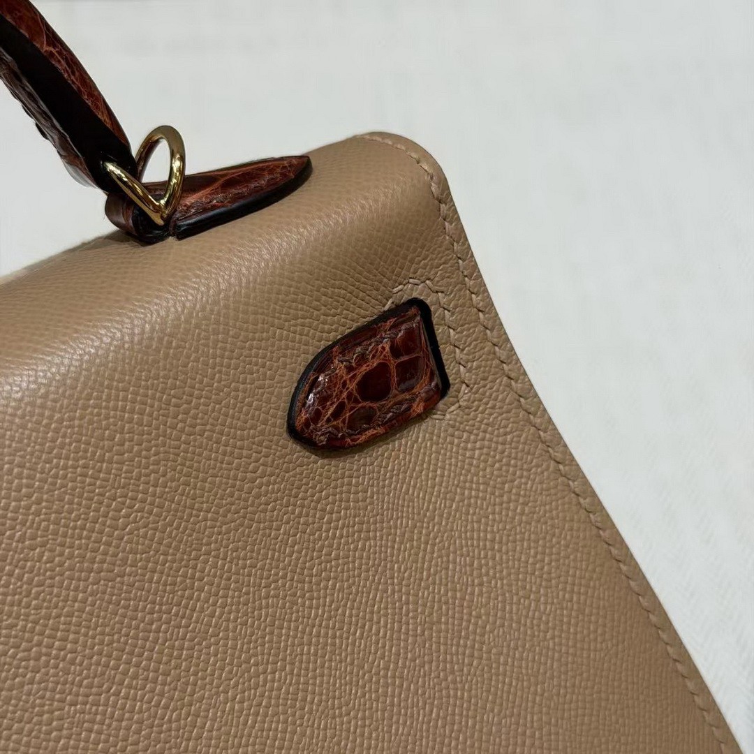 Hermes Kelly Mini 2 19CM Bag Handmade In Madame and Alligator Leather Gold Hardware 0M Chai 33 Miel - Image 15
