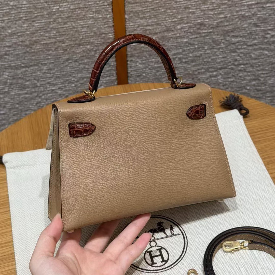 Hermes Kelly Mini 2 19CM Bag Handmade In Madame and Alligator Leather Gold Hardware 0M Chai 33 Miel - Image 11