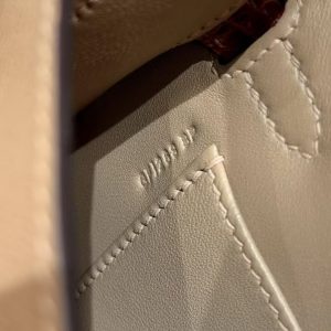 Hermes Kelly Mini 2 19CM Bag Handmade In Madame and Alligator Leather Gold Hardware 0M Chai 33 Miel - Image 6