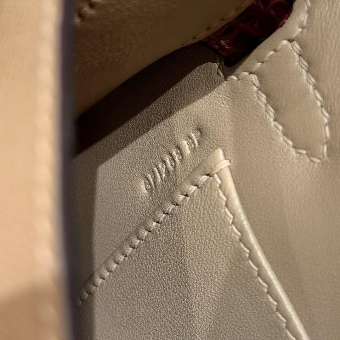 Hermes Kelly Mini 2 19CM Bag Handmade In Madame and Alligator Leather Gold Hardware 0M Chai 33 Miel - Image 6