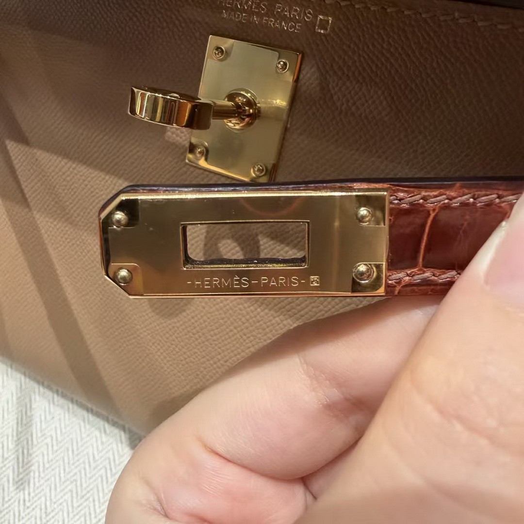 Hermes Kelly Mini 2 19CM Bag Handmade In Madame and Alligator Leather Gold Hardware 0M Chai 33 Miel - Image 4