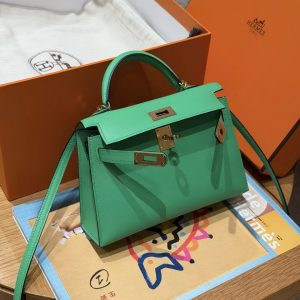 Hermes Kelly Mini 2 19CM Bag Handmade In Swift Calfskin Leather Gold Hardware 0T Vert Comics - Image 10