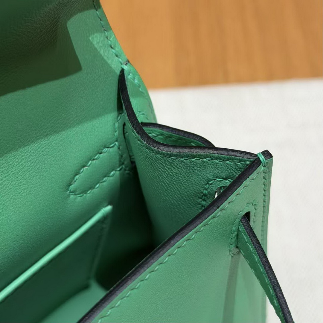 Hermes Kelly Mini 2 19CM Bag Handmade In Swift Calfskin Leather Gold Hardware 0T Vert Comics - Image 4