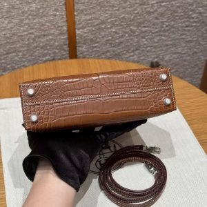 Hermes Kelly Mini 2 19CM Bag Handmade In Matte Alligator Leather from Mississippi Silver Hardware 37 Gold - Image 25