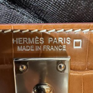 Hermes Kelly Mini 2 19CM Bag Handmade In Matte Alligator Leather from Mississippi Silver Hardware 37 Gold - Image 23