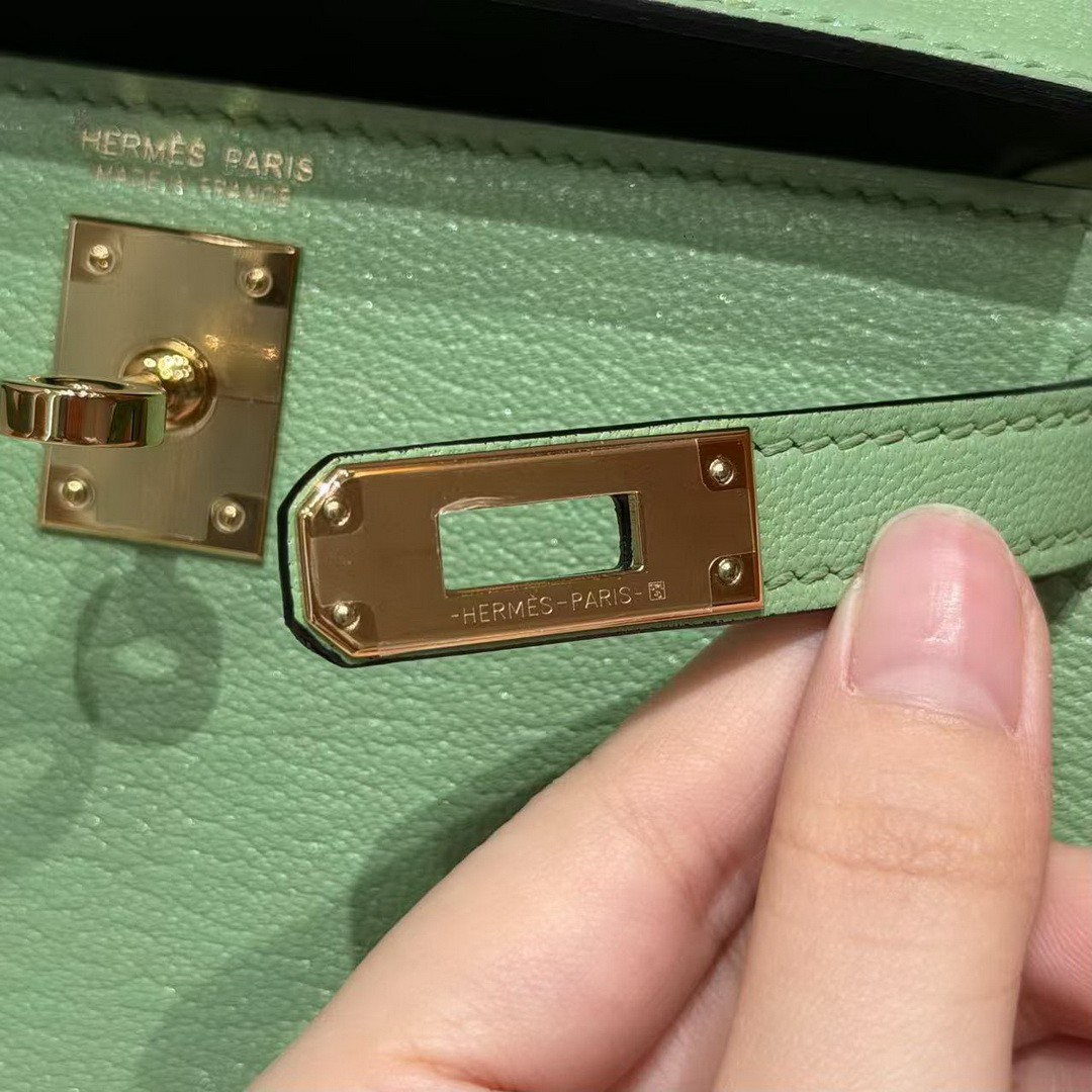 Hermes Kelly Mini 2 19CM Bag Handmade In Chèvre Calfskin Leather Gold Hardware 3i Vert Criquent - Image 19