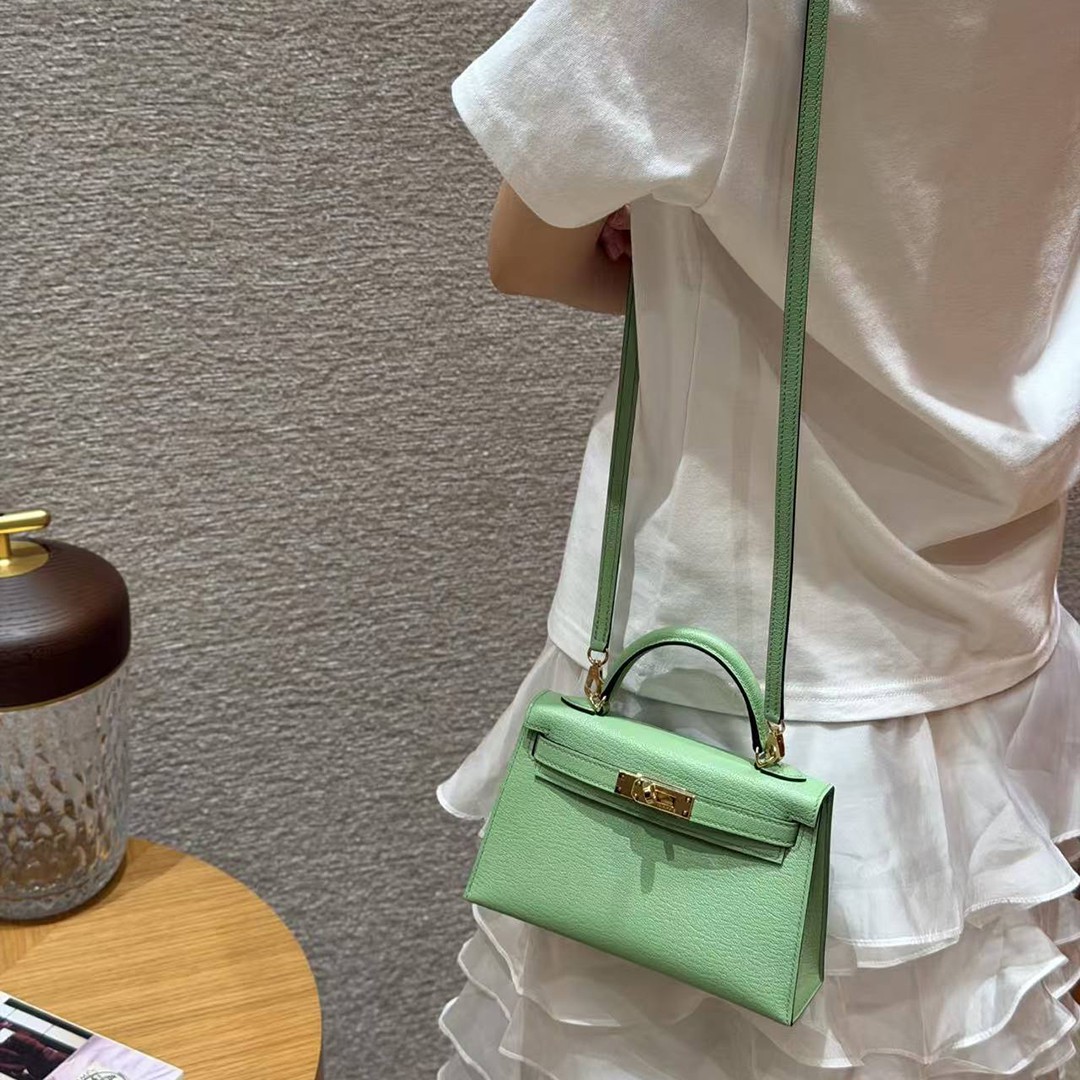 Hermes Kelly Mini 2 19CM Bag Handmade In Chèvre Calfskin Leather Gold Hardware 3i Vert Criquent - Image 4