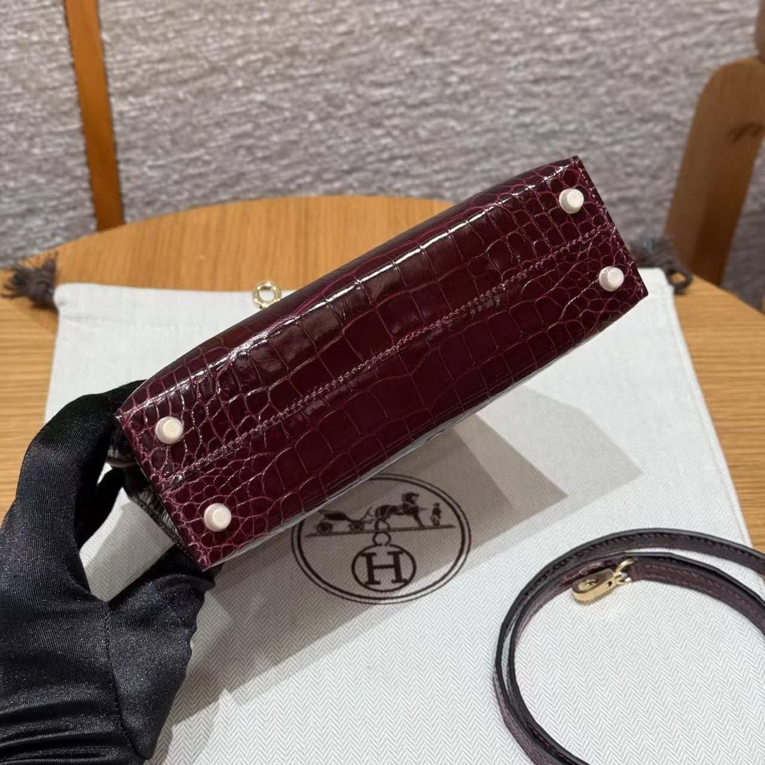 Hermes Kelly Mini 2 19CM Bag Handmade In Alligator Leather from Mississippi Gold Hardware 57 Bordeaux - Image 20